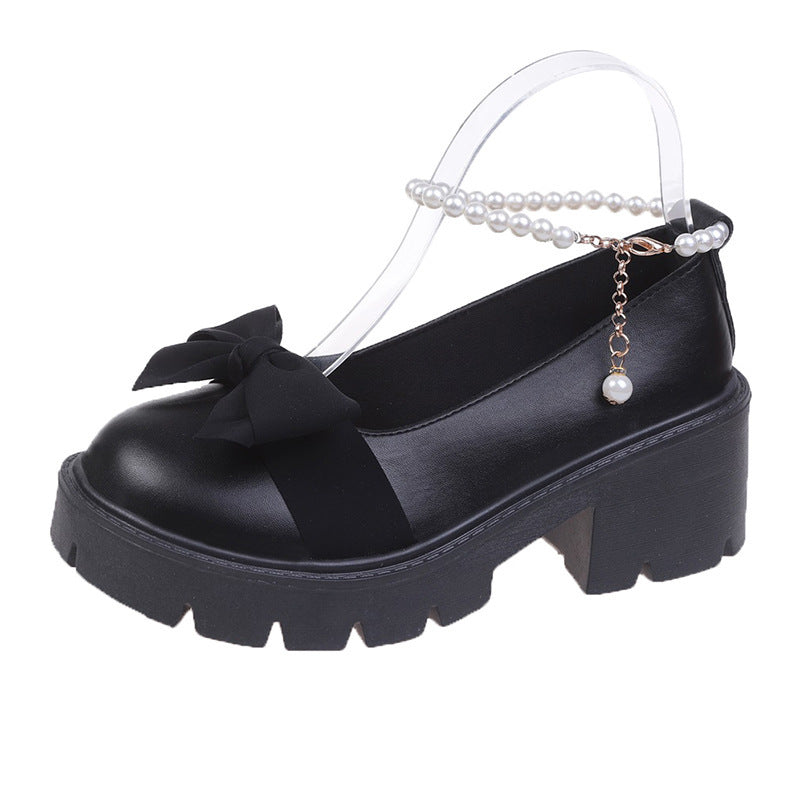 Modische Damen Plateau Pumps mit Kette und Schleife von MODEGEIST