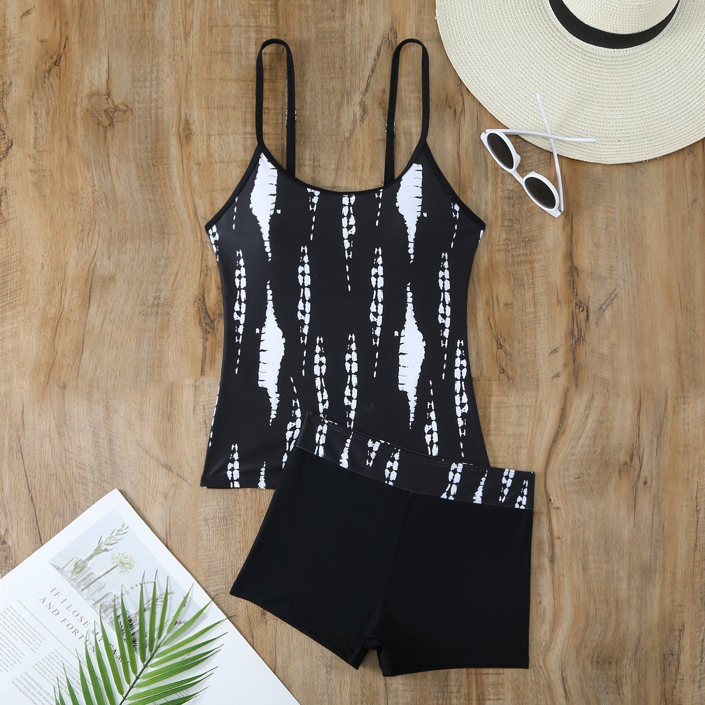 Sportlicher Tankini-Set für Damen mit modischem Design und bequemem Schnitt von MODEGEIST