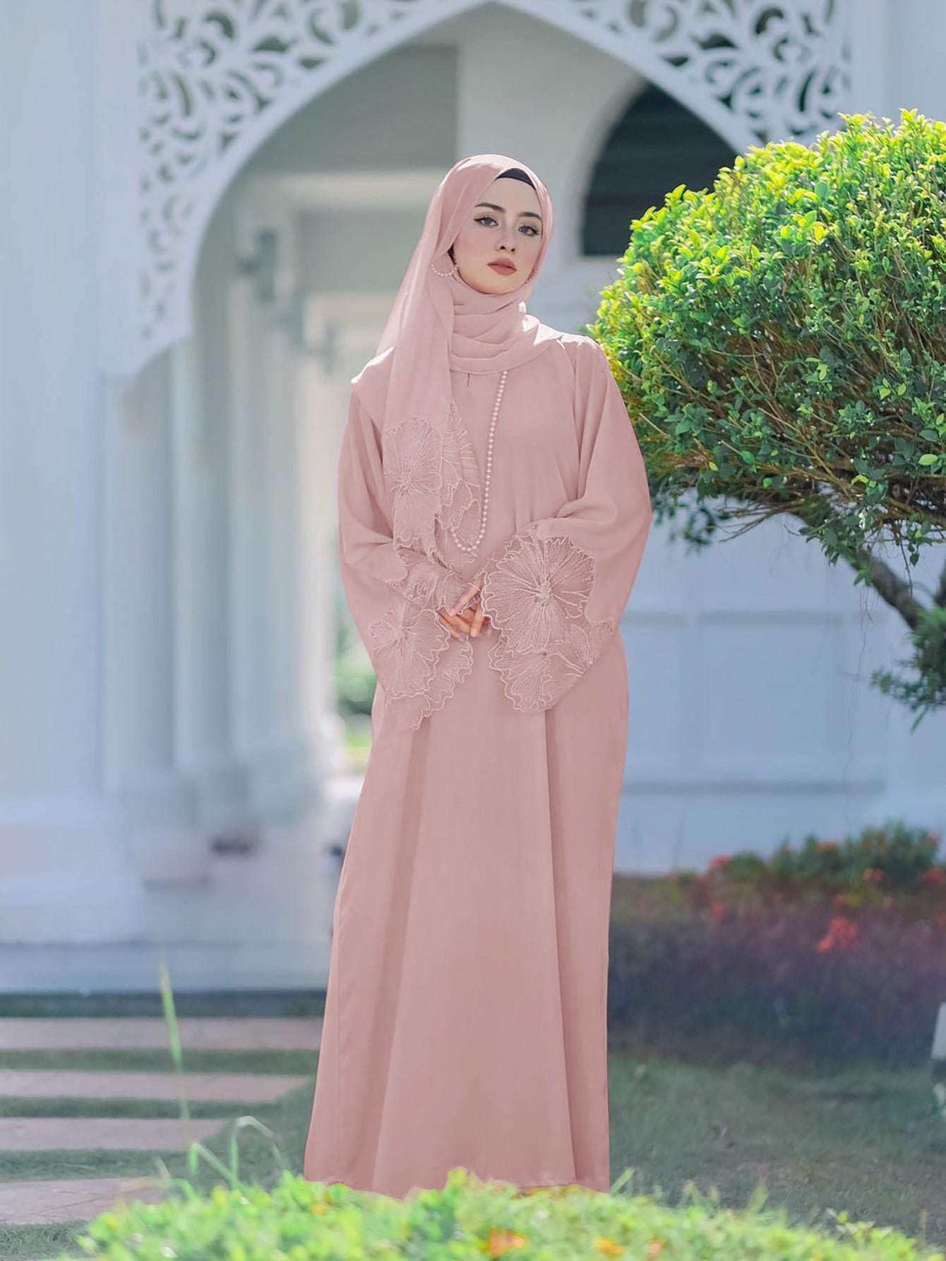Damen Elegantes Maxi-Kleid mit floralem Spitzenbesatz ModeGeist