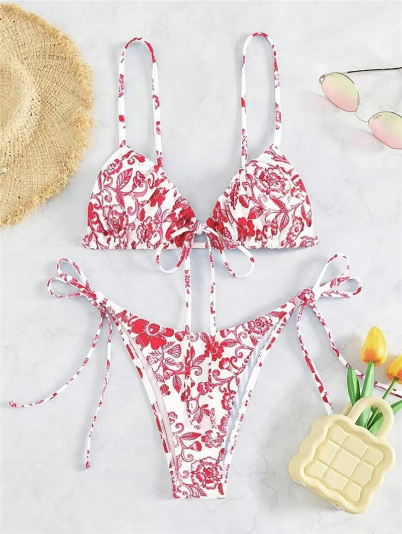 Modischer Dreieck-Bikini mit Blumenprint und verstellbaren Bändern