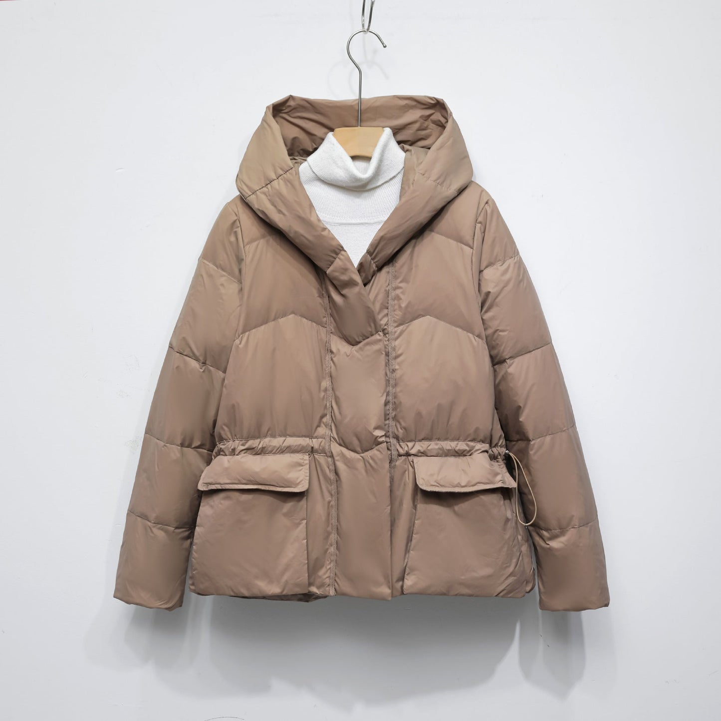 Damen Wintersteppjacke mit stylishen Taschen und Kapuze ModeGeist
