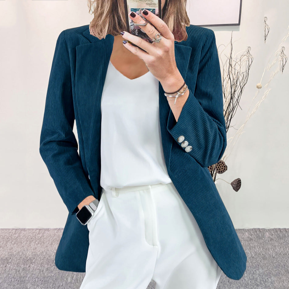 Damen Eleganter Blazer mit vertikalem Streifenmuster und schmaler Silhouette ModeGeist