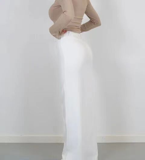 MODEGEIST:  Figurbetonte, elegante Damenhose mit hoher Taille