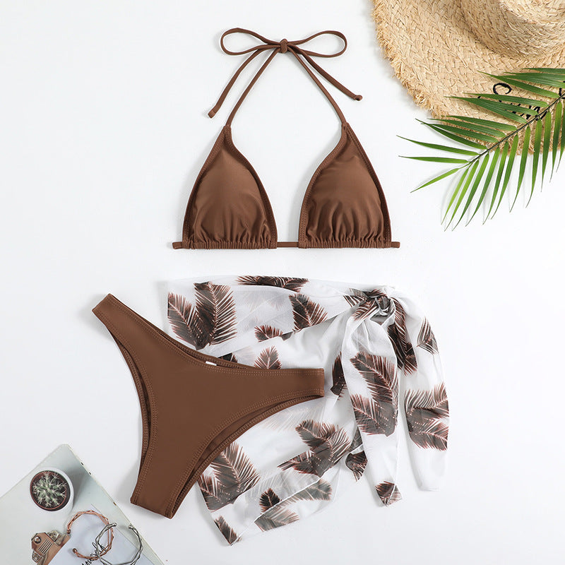 Moderner Dreieck-Bikini mit Strandtuch für Damen von MODEGEIST