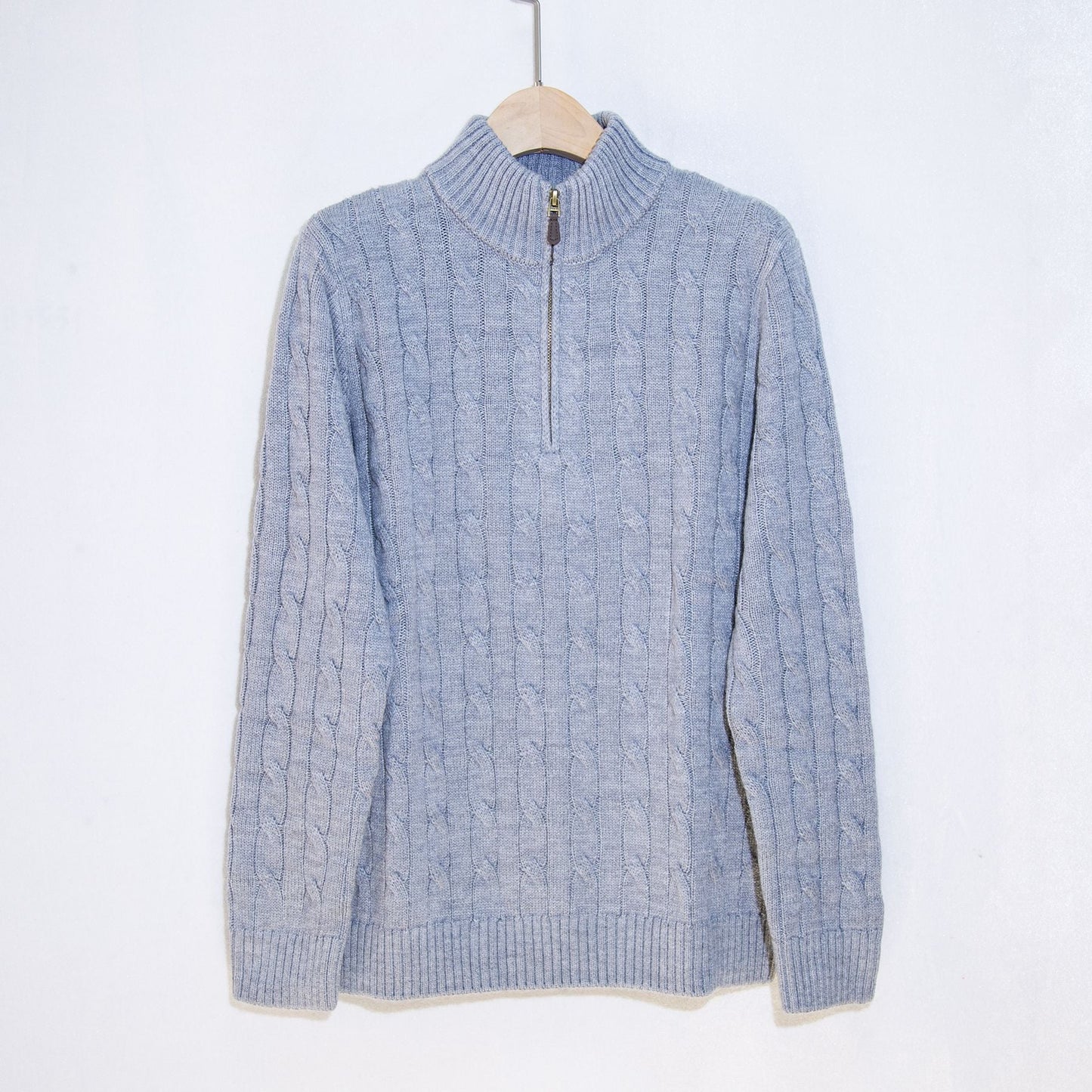 Herren eleganter Strickpullover mit halbem Reißverschluss und Zopfstrickmuster ModeGeist
