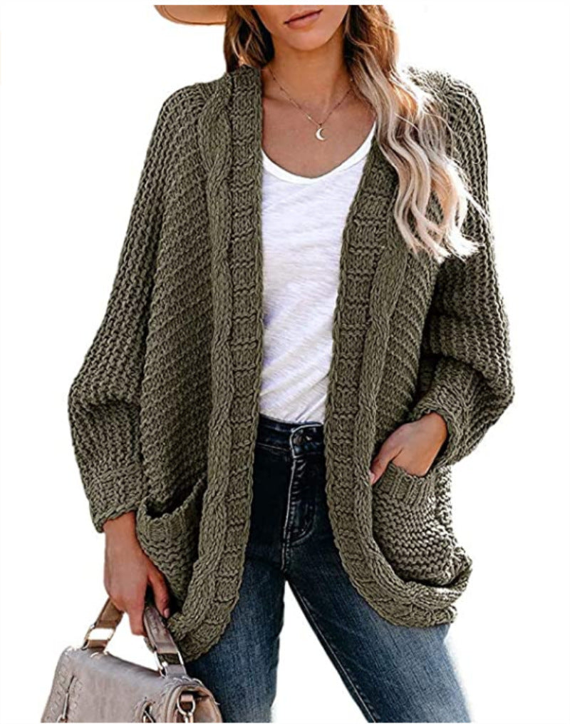 Damen Grobstrickjacke mit lässigen Konturen und großen Taschen ModeGeist