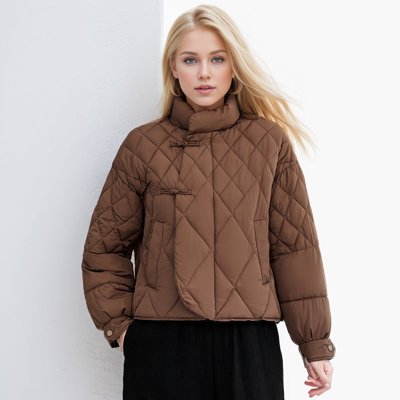Damen gesteppte Jacke mit hohem Kragen und praktischen Druckknopfdetails ModeGeist