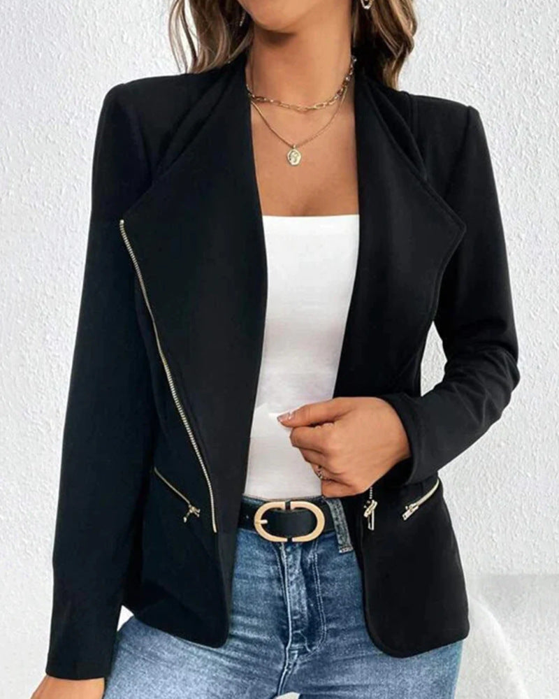 Modischer Damenblazer mit asymmetrischem Reißverschluss und schicken Taschen