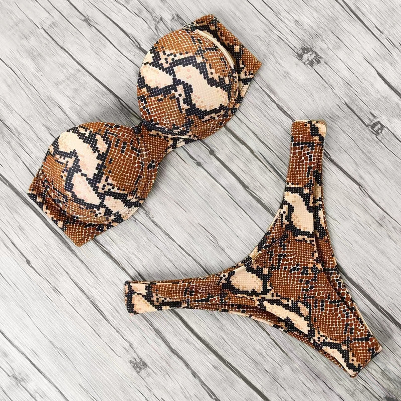 Eleganter Damen-Bikini mit Dreieck-Oberteil, Schlangenmuster und raffiniertem Push-up-Effekt von MODEGEIST