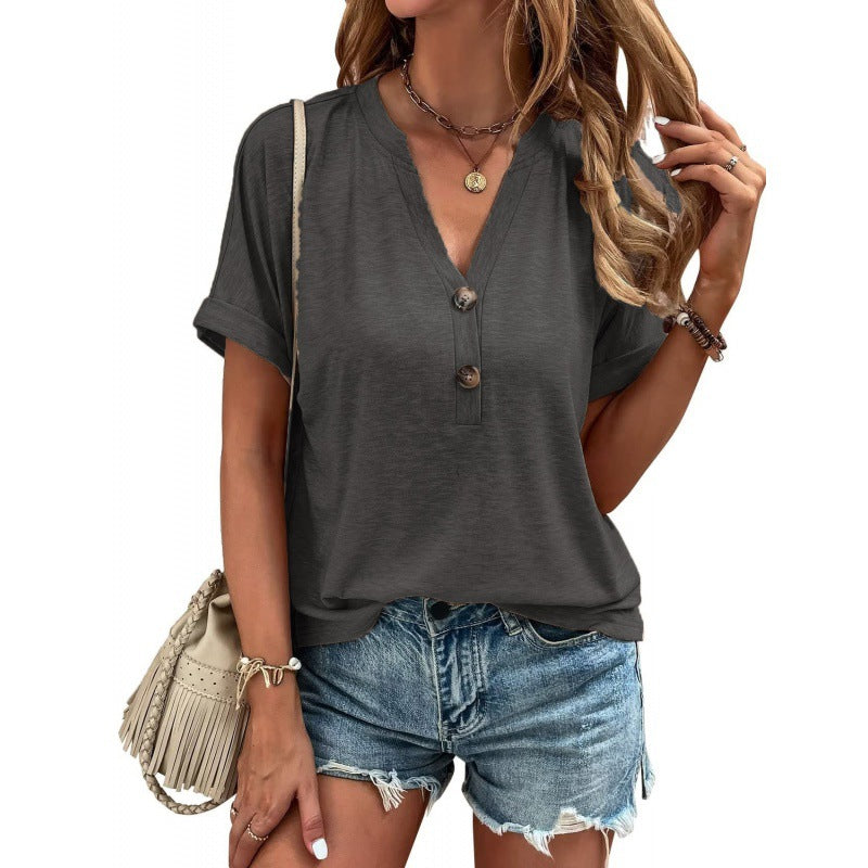 Trendiges Damen-Shirt mit V-Ausschnitt und Knopfleiste