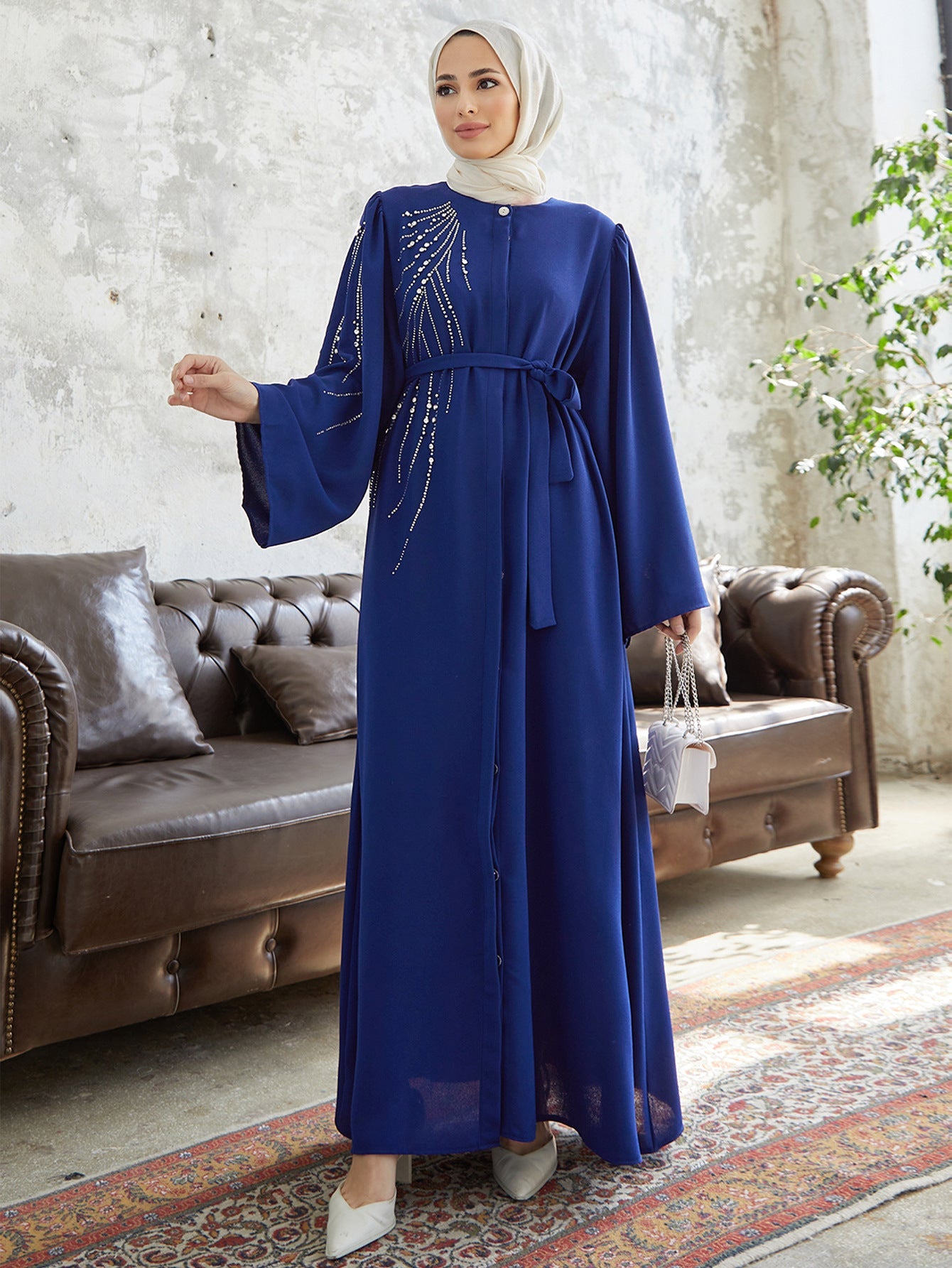 Damen Maxi-Kleid mit funkelnden Applikationen und elegantem Gürtel ModeGeist