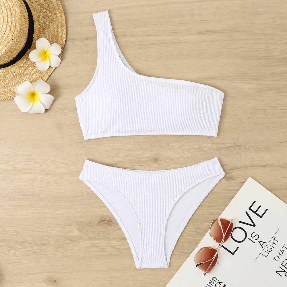 Moderner, einseitiger Damen-Bikini mit strukturierter Textur von MODEGEIST