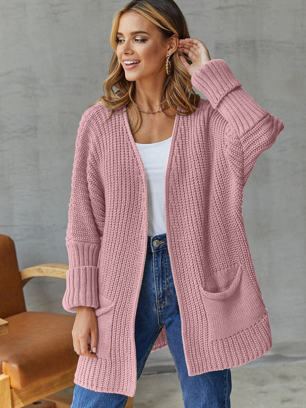 Damen gemütliche Strickjacke mit tiefen Taschen und volumetrischen Ärmeln ModeGeist