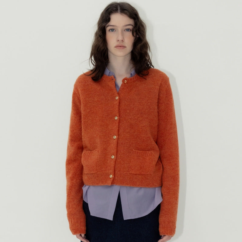 Modischer Damen-Kurzarm-Strickcardigan mit Knöpfen und Taschen