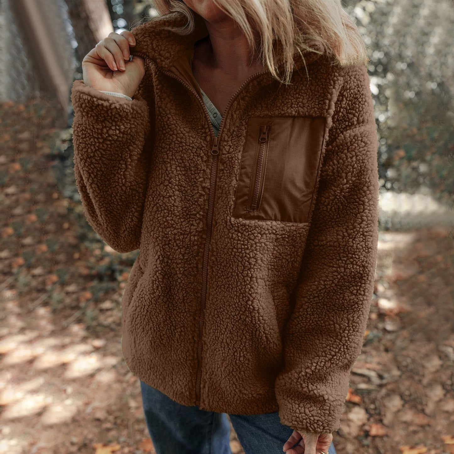 Damen Fleecejacke mit hochabschließendem Kragen und praktischer Brusttasche ModeGeist