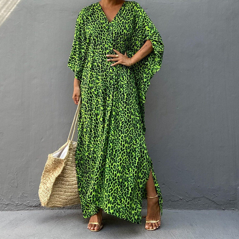 Elegantes, lässiges Maxikleid mit Tierprint und asymmetrischem Saum von MODEGEIST