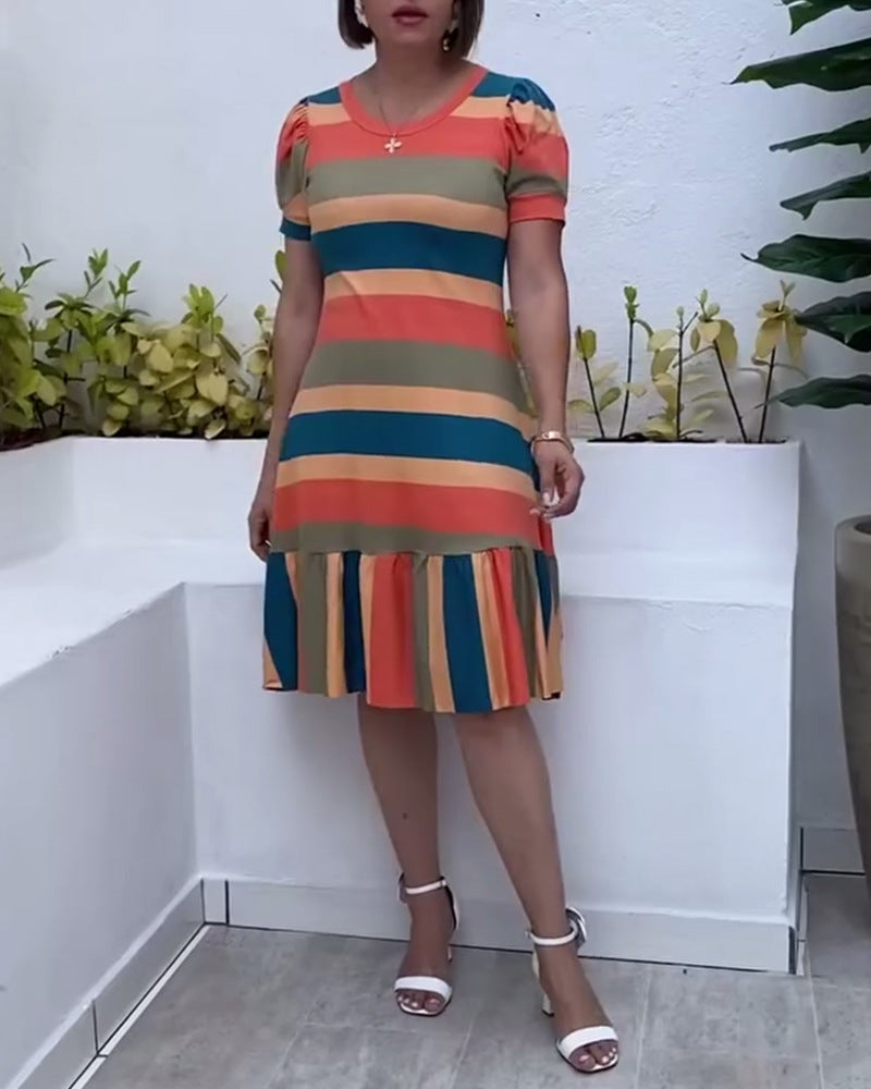 Modisches Damen Freizeitkleid mit Rüschen und Streifen