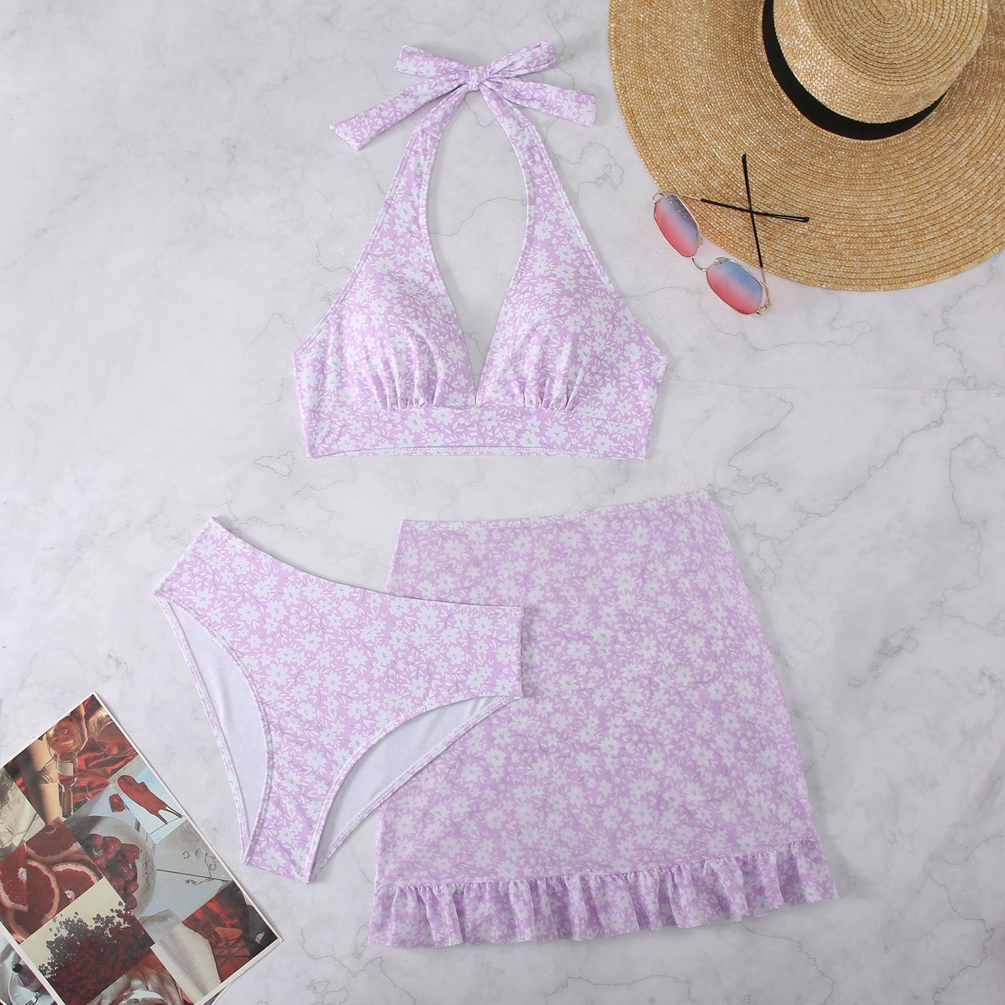 Modischer Damen-Bikini mit Blumenmuster, Halfter-Oberteil und Volantshorts