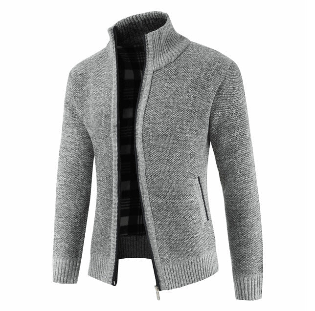 Herren Strickjacke mit hohem Kragen und seitlichen Taschen ModeGeist