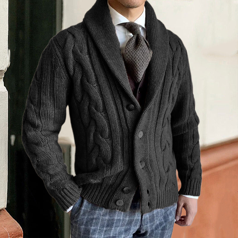 Herren Grobstrickjacke mit elegantem Zopfdesign und modernem Kragen ModeGeist