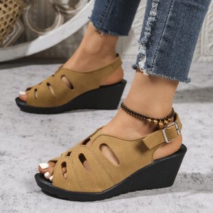 Elegante Damen-Keil-Sandale mit anatomischem Fußbett und Schnalle von MODEGEIST
