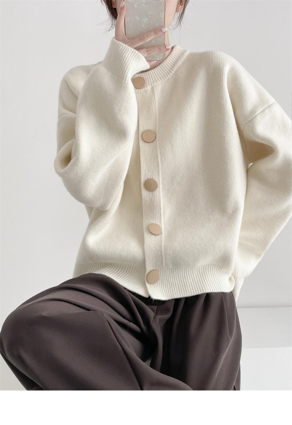 Damen Oversized Strickjacke mit großen Holzknöpfen und weitem Schnitt ModeGeist