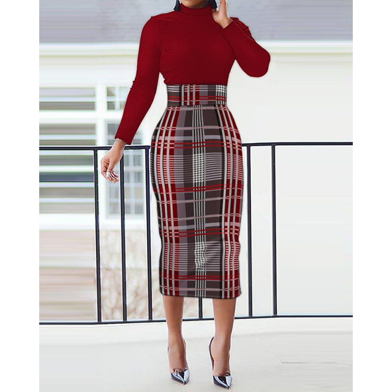 Figurbetontes Kleid für Damen mit Stehkragen und geometrischem Muster von MODEGEIST