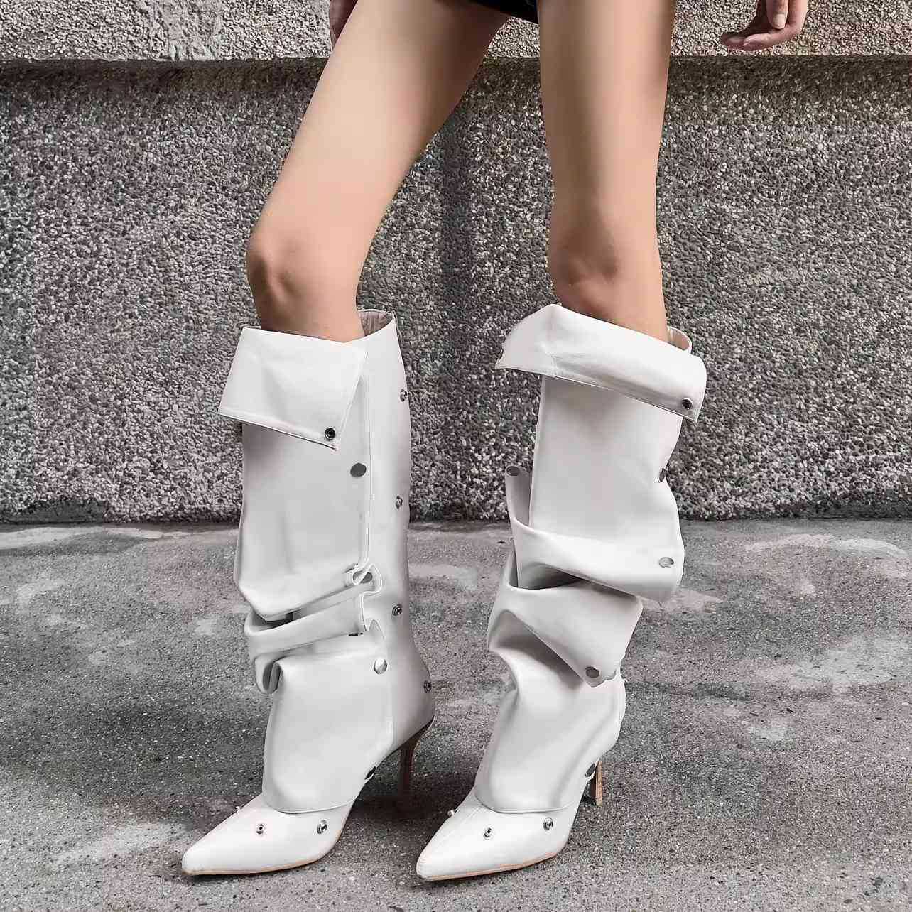 Damen Stylishe Overknee-Stiefel mit innovativem Design und elegantem Absatz ModeGeist