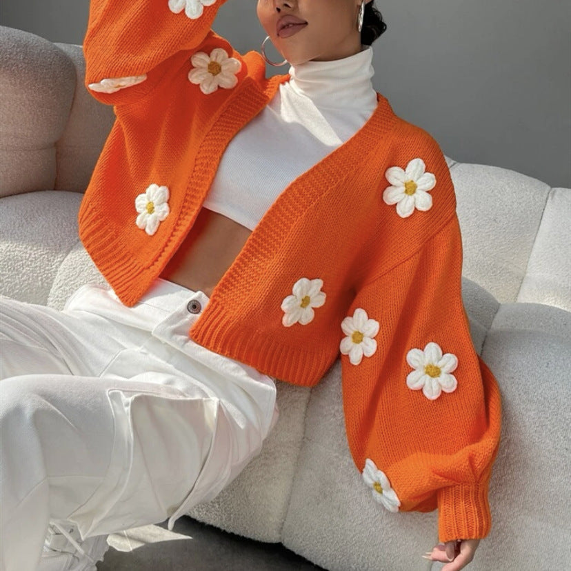 Damen Strickjacke mit floralen Applikationen und lockerer Passform ModeGeist