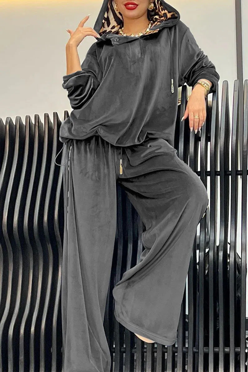 Damen Sportliches Loungewear-Set aus weichem Velours mit Kapuze ModeGeist