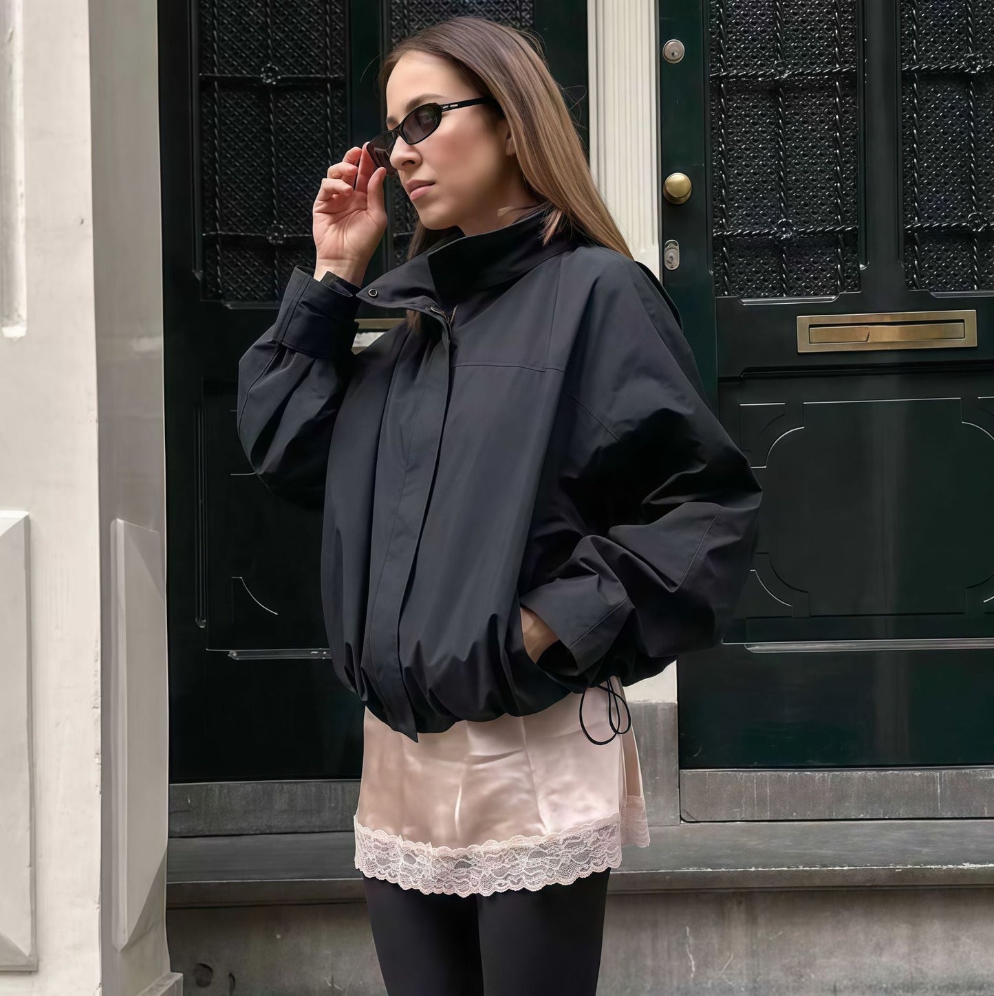 Damen Funktionale Oversized-Jacke mit hohem Kragen und innovativem Design ModeGeist