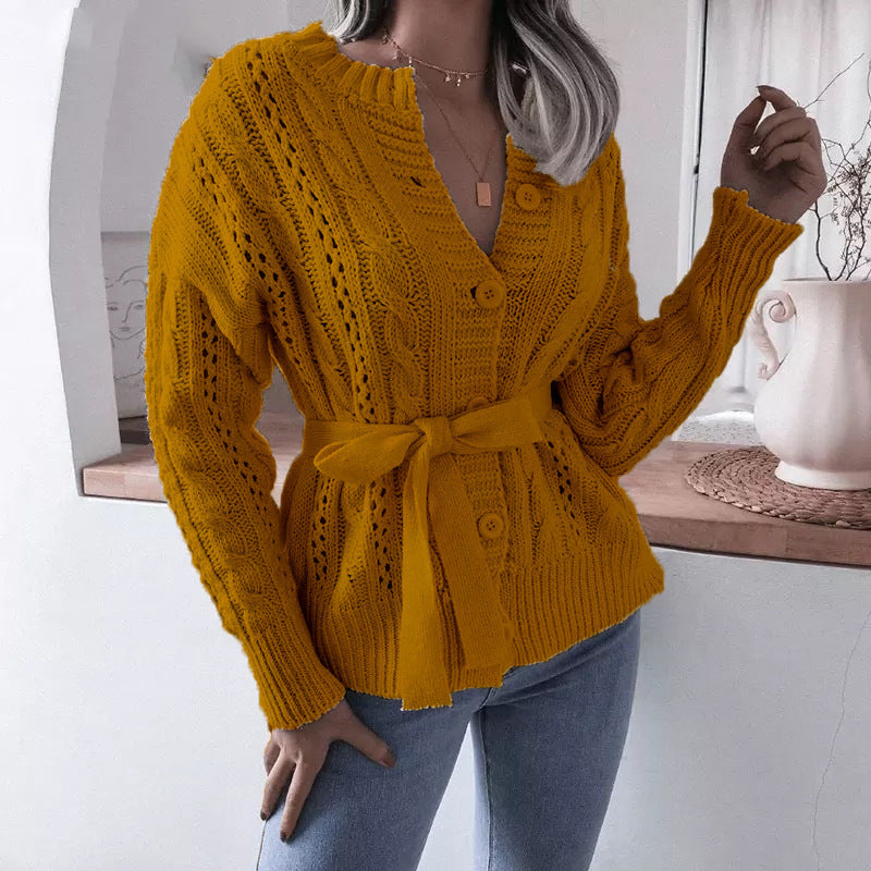 Damen Strickjacke mit Taillengürtel und auffälligem Muster ModeGeist