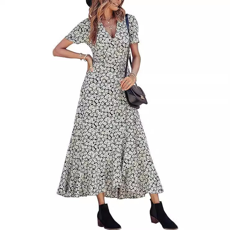 Elegantes Maxikleid für Damen mit V-Ausschnitt und asymmetrischem Saum von MODEGEIST