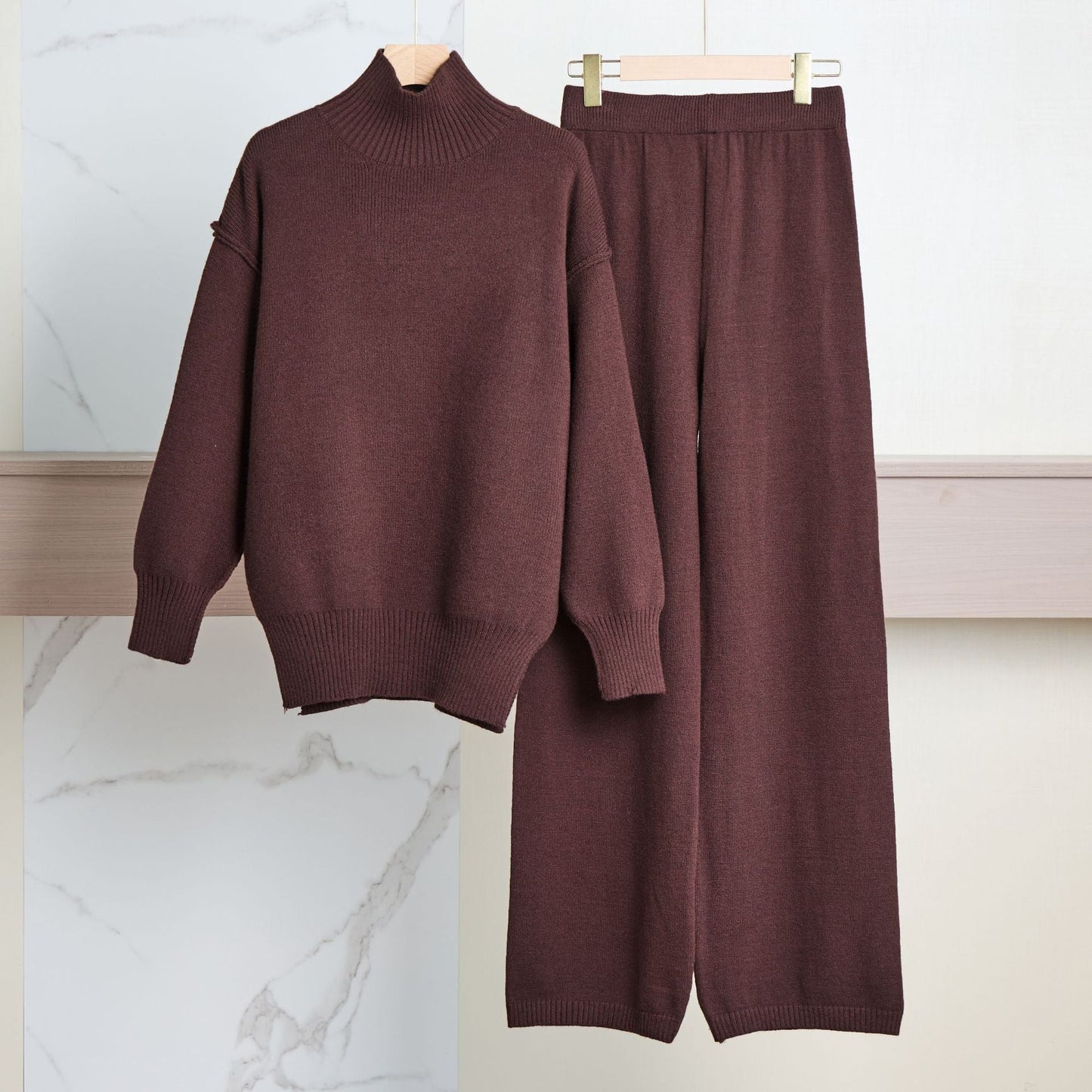 Damen Gemütliches Strickensemble mit hohem Kragen und weit geschnittenen Hosen ModeGeist