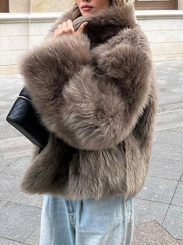 Damen Pelzjacke im modernen Oversize-Stil mit gemütlichem Kragen ModeGeist