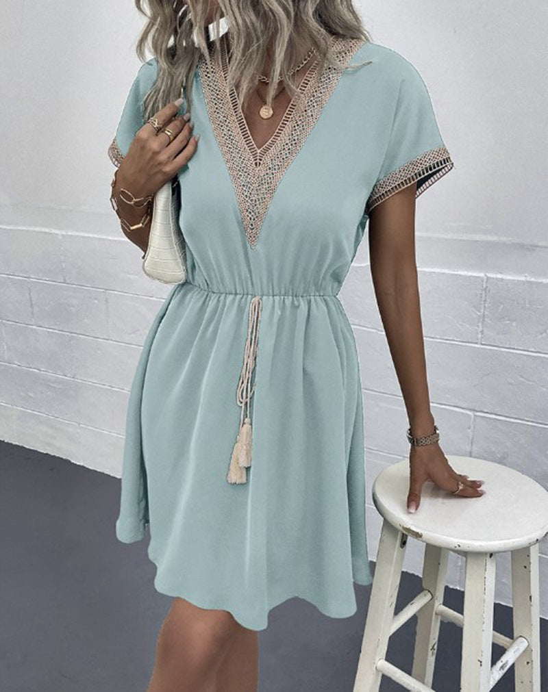 Heidi Mode | Kleid mit V-Ausschnitt aus Spitze