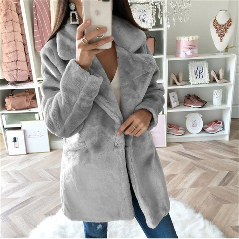 Damen Elegante Kunstfell-Jacke mit aufgesetzten Taschen und großem Revers ModeGeist