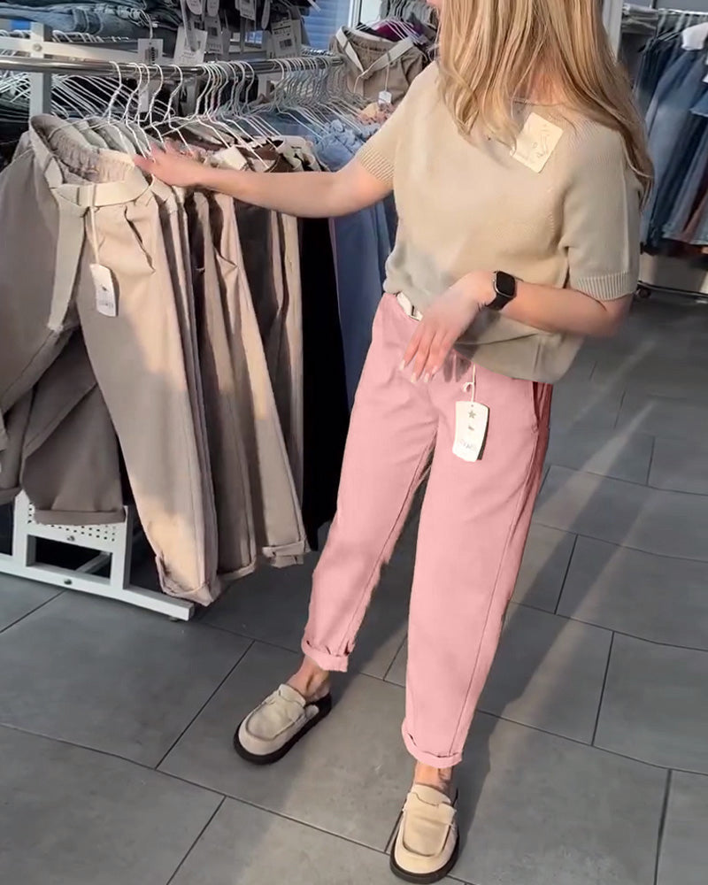 Chinohose für Damen mit elastischem Bund und modernen Details von MODEGEIST