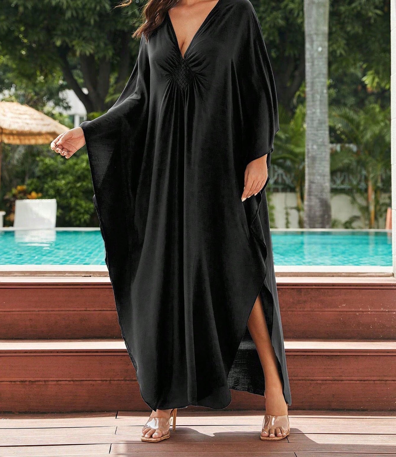 Boho-Maxikleid für Damen mit tiefem V-Ausschnitt und weiten Ärmeln von MODEGEIST