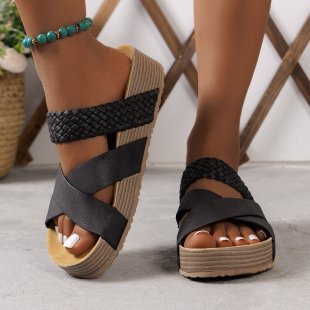 Bequeme Damen-Sandalen mit geflochtenen Riemen von MODEGEIST