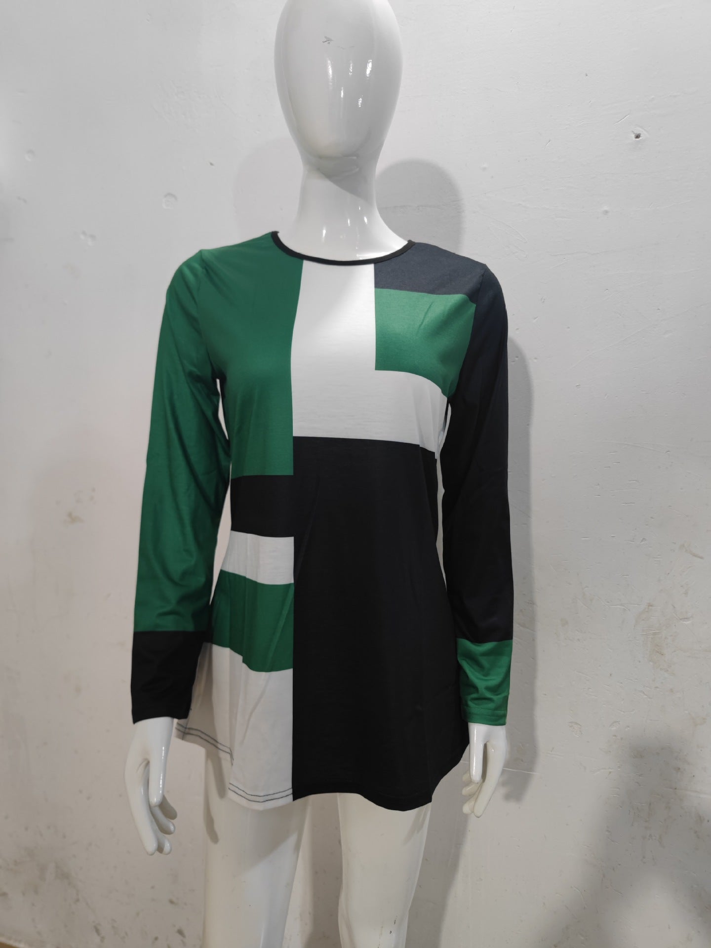 Modisches Rundhals-Langarmshirt mit Aufdruck von Fudus