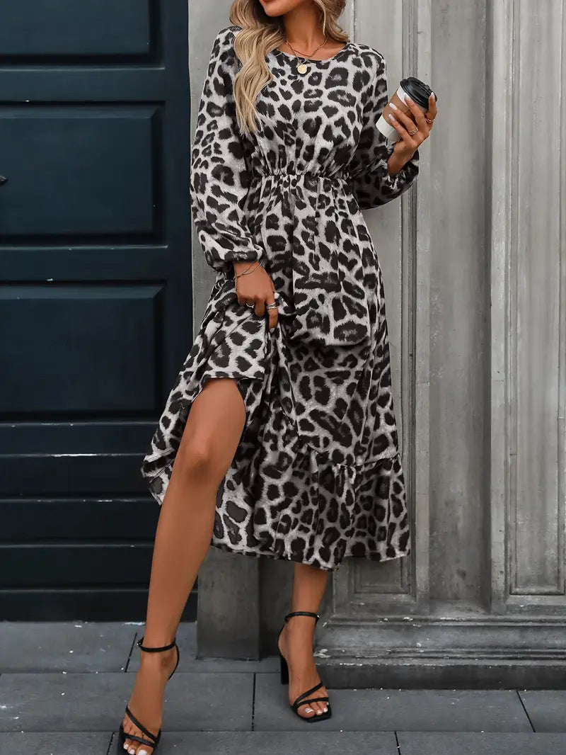 Damen Maxikleid mit tierischem Muster und fließendem Schnitt ModeGeist