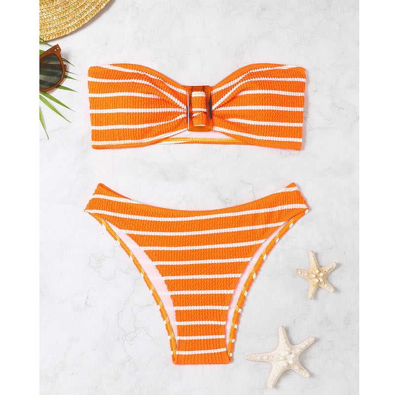 Modischer Damen-Bikini mit Streifen und Schnallen-Detail