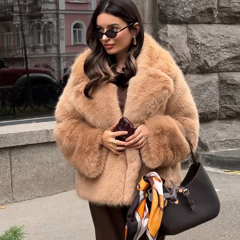 Damen Pelzmantel mit oversized Schnitt und weichem Innenfutter ModeGeist
