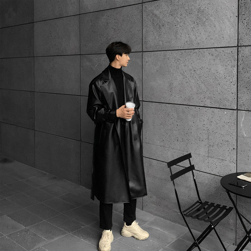 Herren modischer Longtrenchcoat aus hochwertigem Kunstleder mit elegantem Schnitt ModeGeist