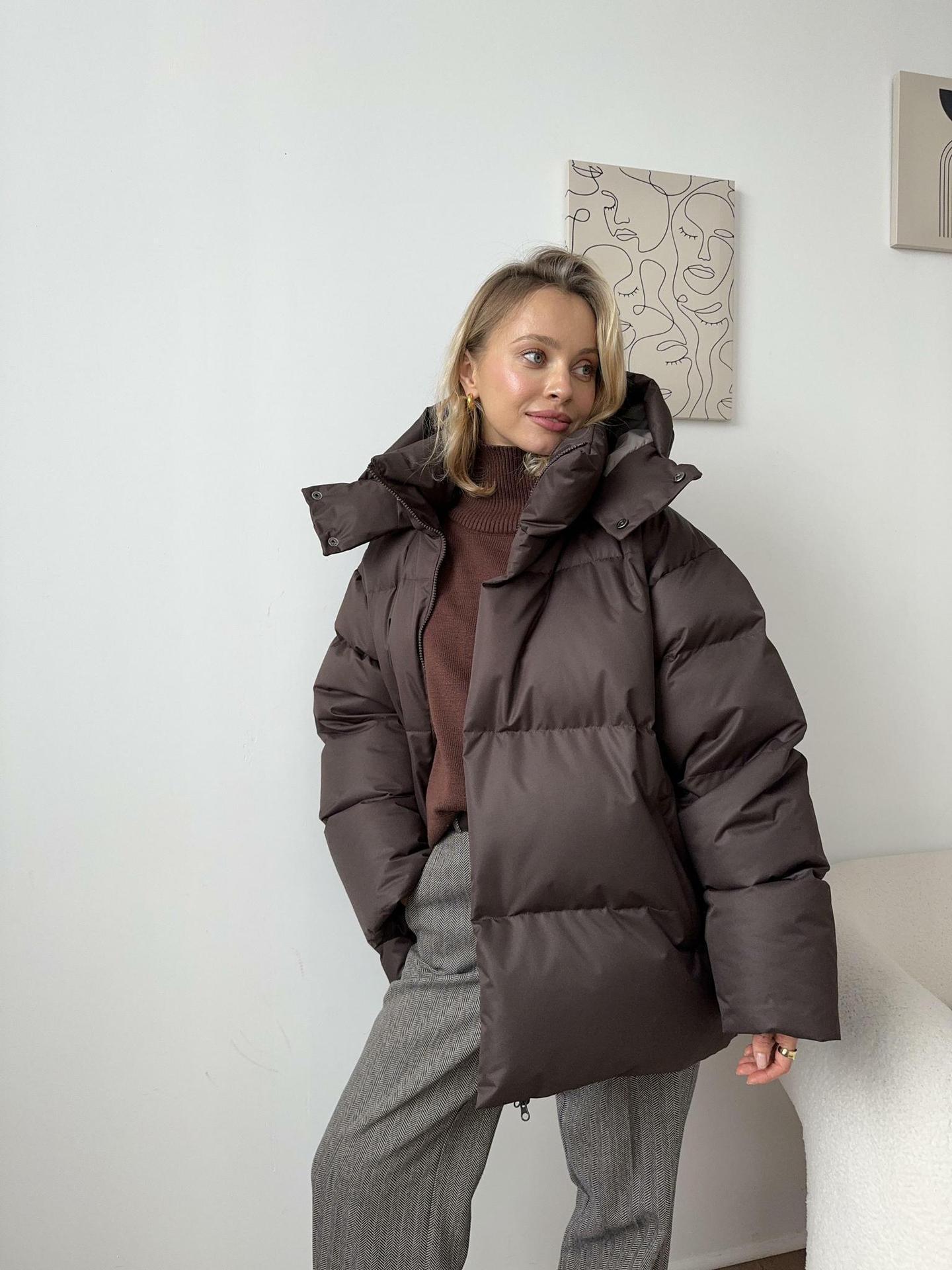 Damen sportliche Daunenjacke mit hohem Kragen und voluminösem Schnitt ModeGeist