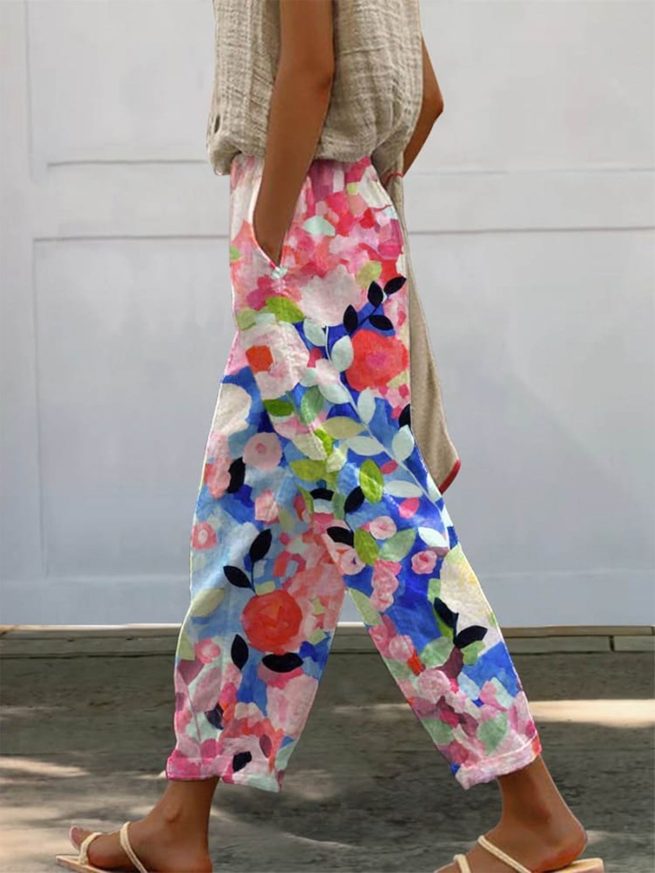 Damen Weite Sommerhose mit floralem Design und praktischen Taschen ModeGeist