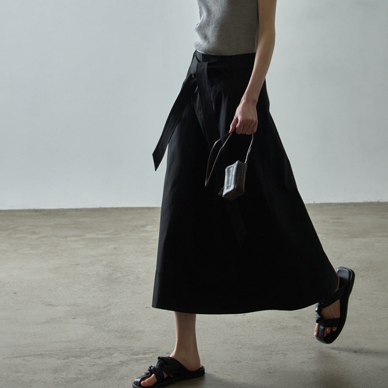 Eleganter Damen-Midirock mit Gürtel und Falten von MODEGEIST