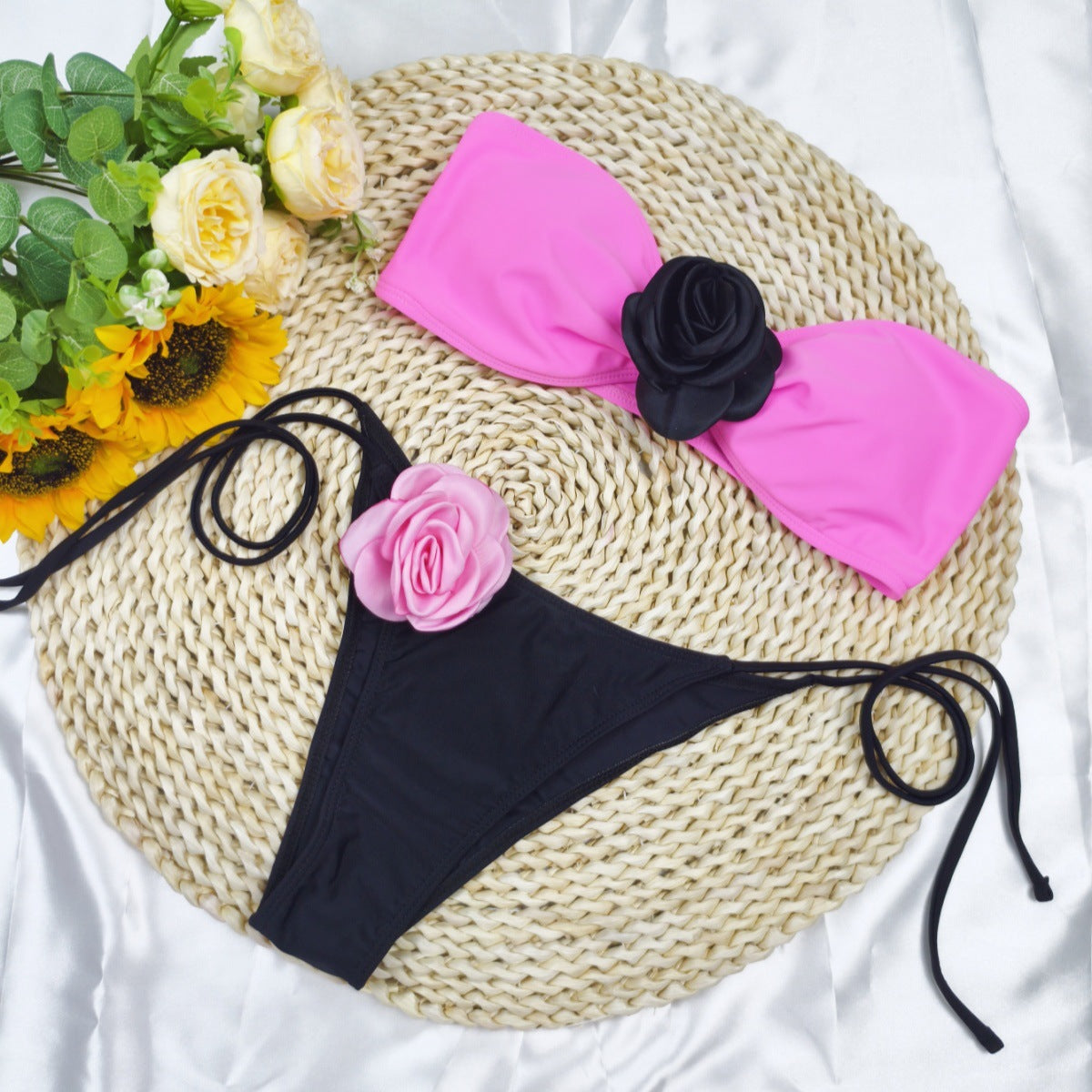 Bikini Set für Damen mit Blumen-Oberteil und schickem Höschen von MODEGEIST