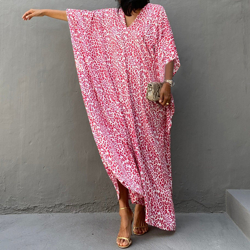 Elegantes, lässiges Maxikleid mit Tierprint und asymmetrischem Saum von MODEGEIST